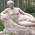 Zwei Skulpturen – „männlicher und weiblicher Akt“