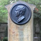 Grabsteine für Martin Tonndorf (1801–1873) und Karoline Tonndorf (1800–um 1870)
