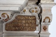 Kaufmannskirche Erfurt, Epitaph Sigismund von der Sachsen, Detail Schriftfeld, Vorzustand