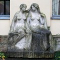 Skulptur — „Zwei Schwestern“ von Richard Engelmann – Vorzustand