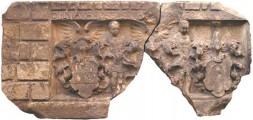 Wappenstein aus der Fassade des ehemaligen „Haus zum Rosenbaum“ in Erfurt – die zwei noch vorhandenen Fragmente